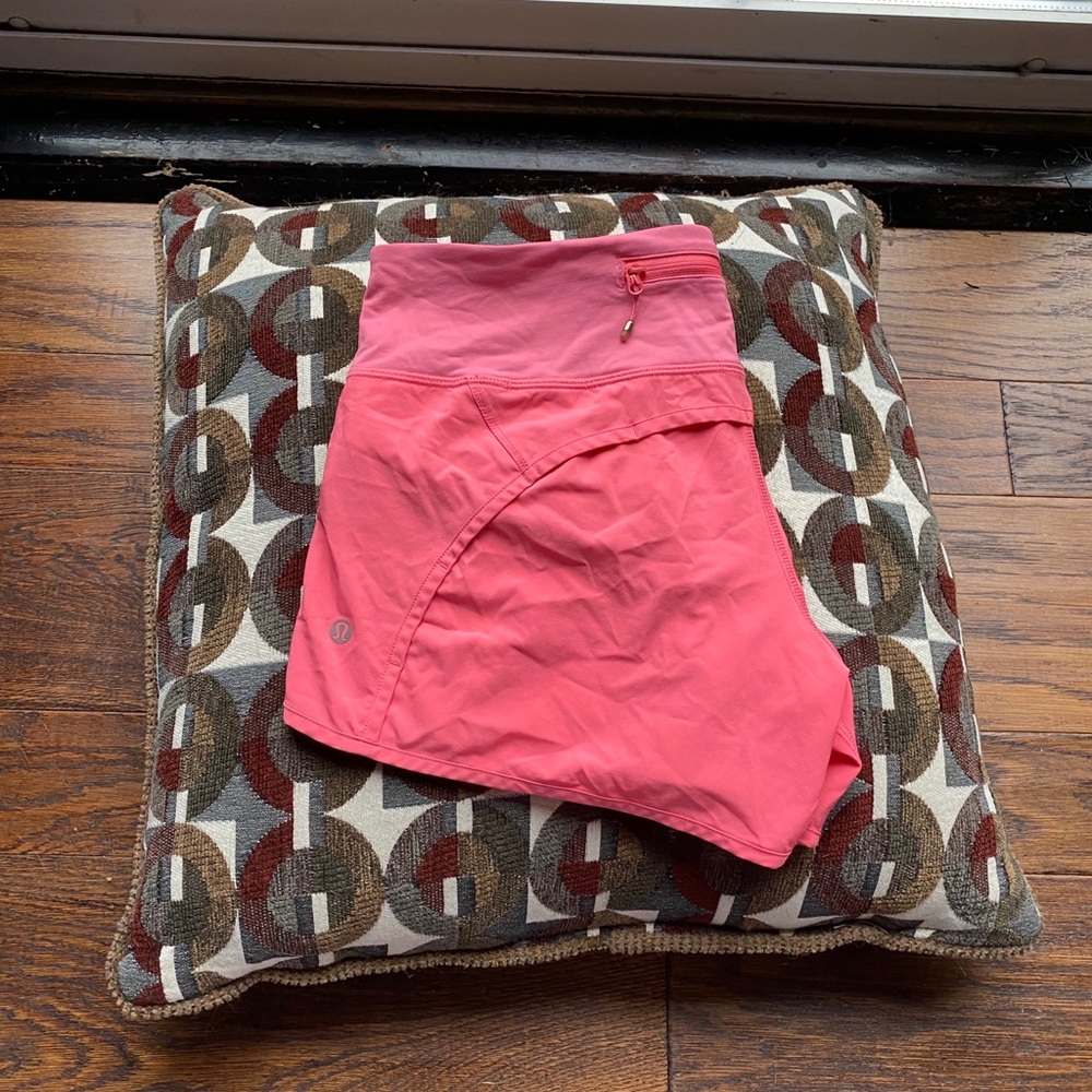 lululemon coral running times short